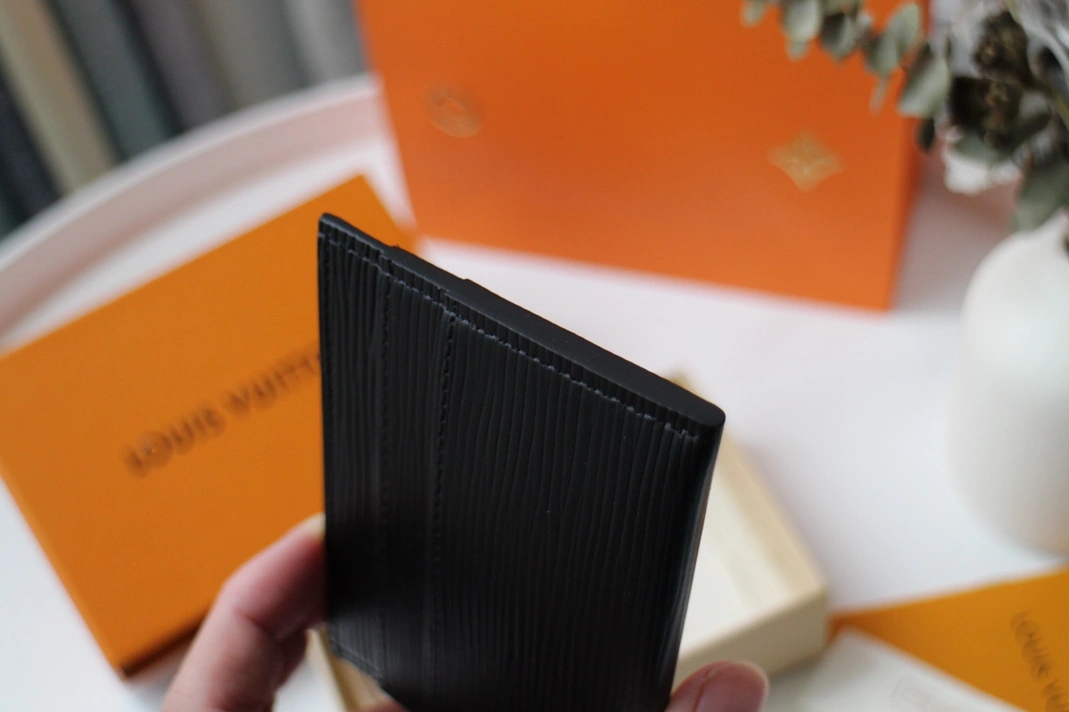 Resilient 9059 Louis Vuitton LV Card Case - Image 3