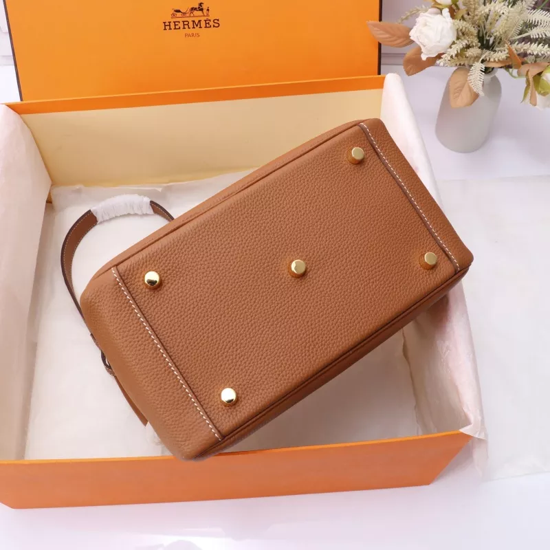 Sleek 9492 Hermes AAA Quality Handbags In Gold For Women - Image 4