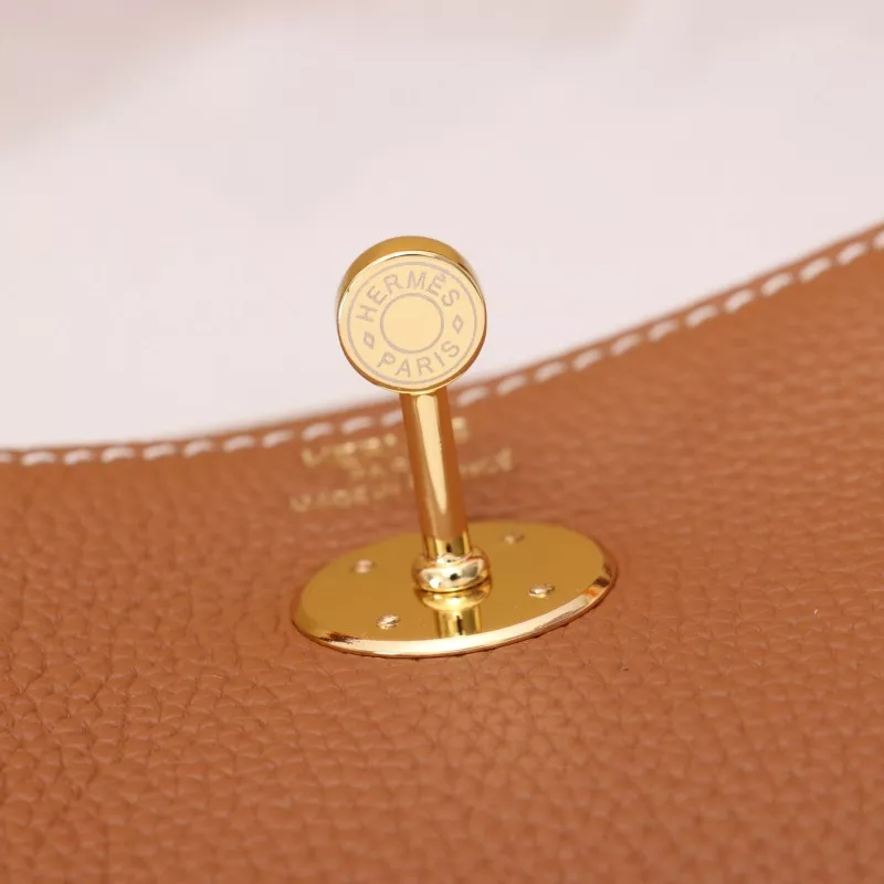Sleek 9492 Hermes AAA Quality Handbags In Gold For Women - Image 7