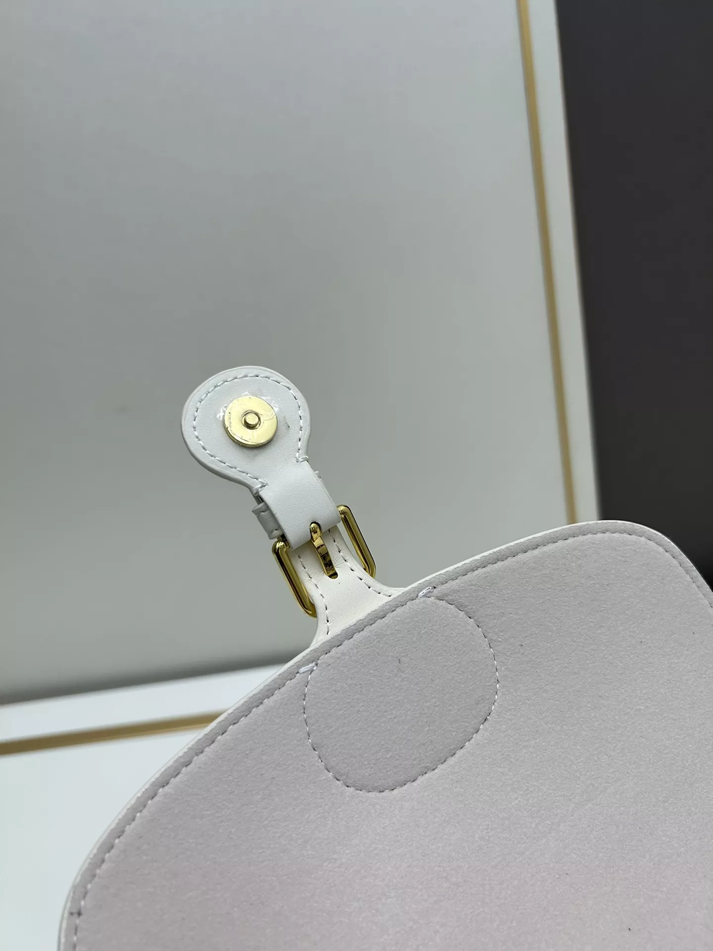 SmartChoice 4212 Christian Dior AAA Quality Messenger Bags For Women - Image 8