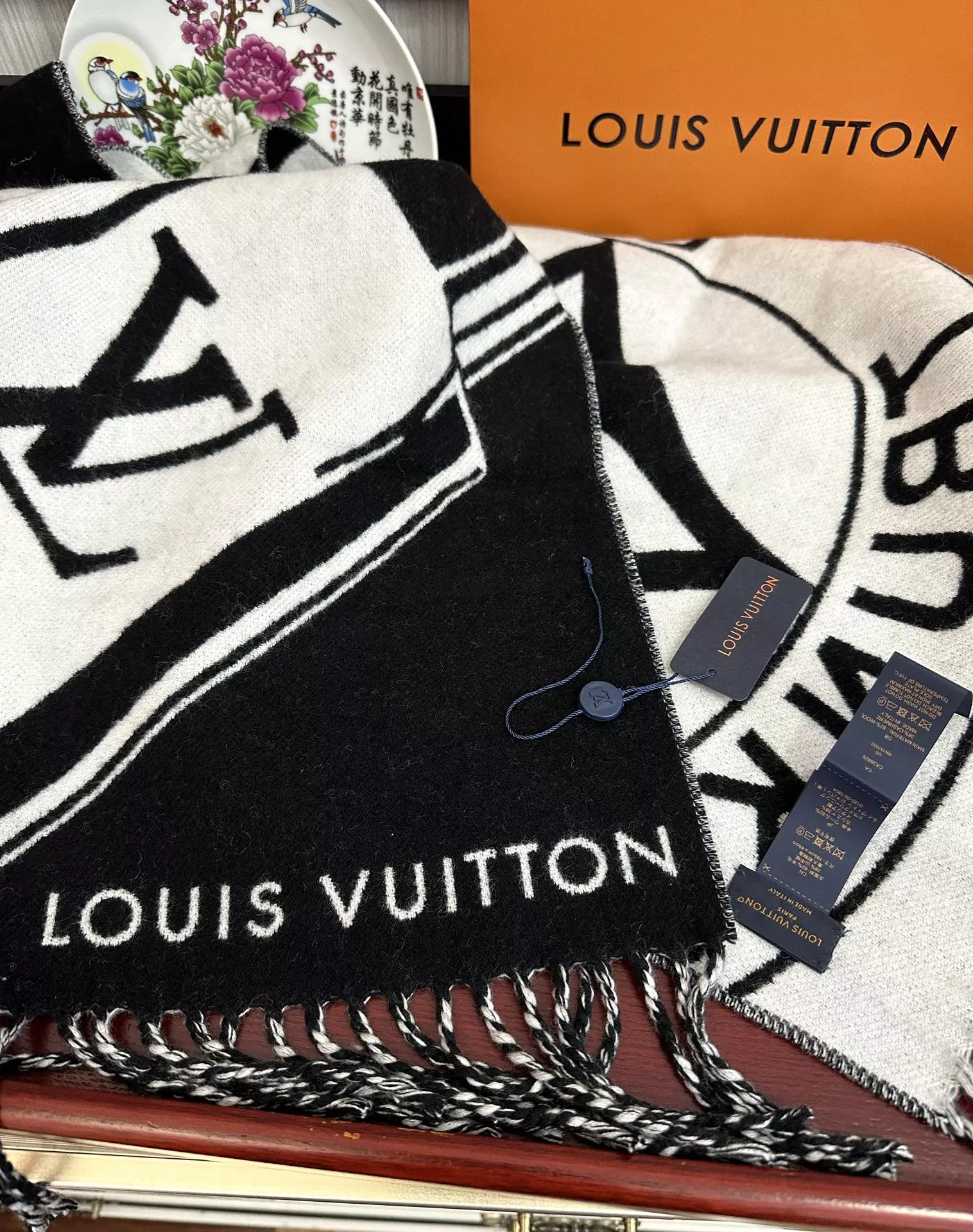 SmartChoice 9607 Louis Vuitton Scarf For Women - Image 4
