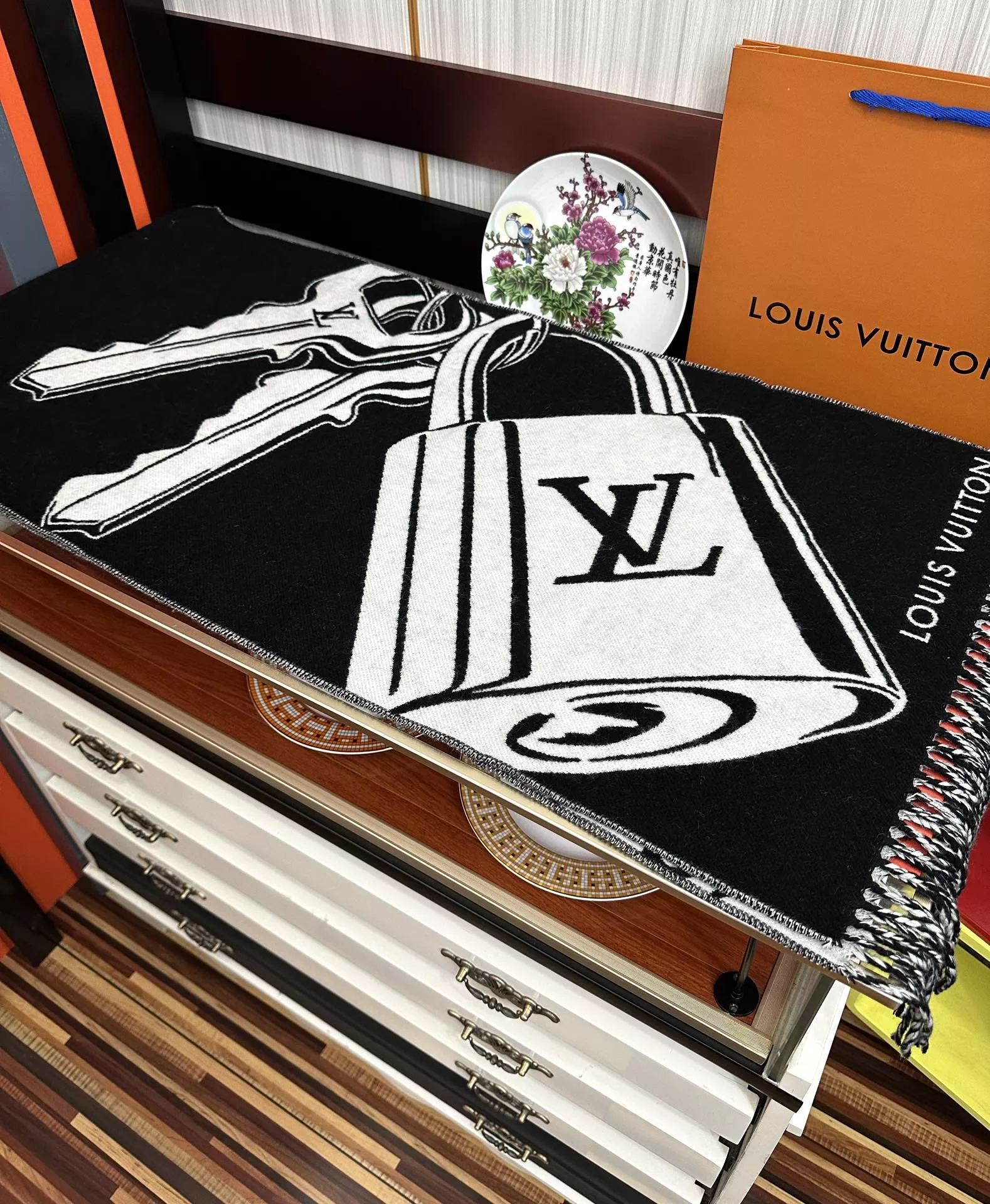 SmartChoice 9607 Louis Vuitton Scarf For Women - Image 5