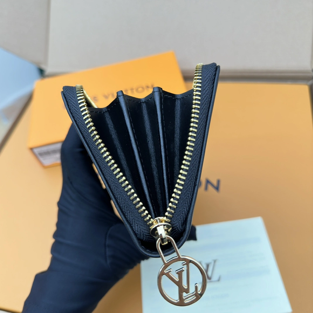 Soft 1953 Louis Vuitton LV Wallets For Women - Image 6