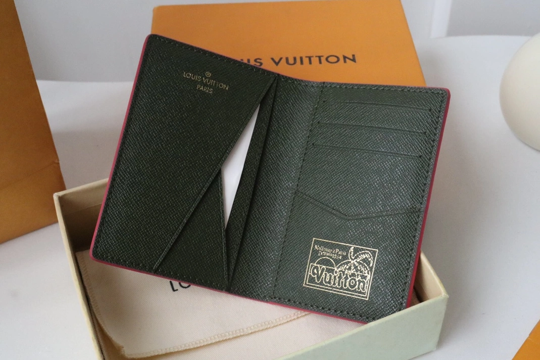 Soft 3687 Louis Vuitton LV Card Case - Image 4