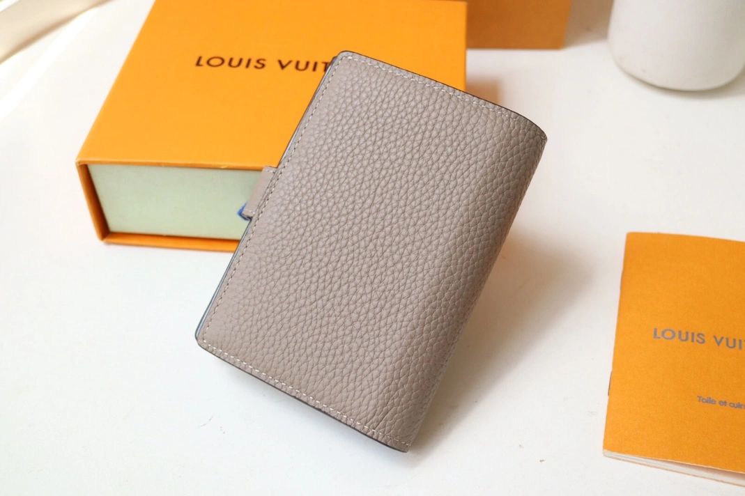 Soft 4646 Louis Vuitton AAA Quality Card Case