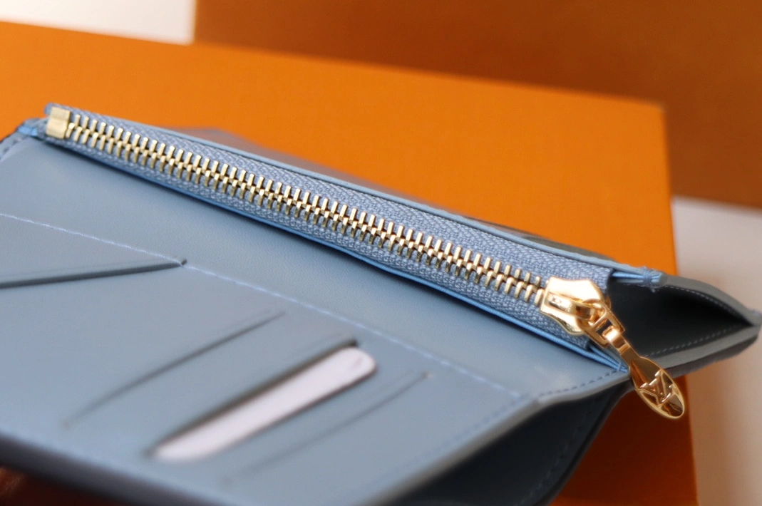 Soft 4646 Louis Vuitton AAA Quality Card Case - Image 5