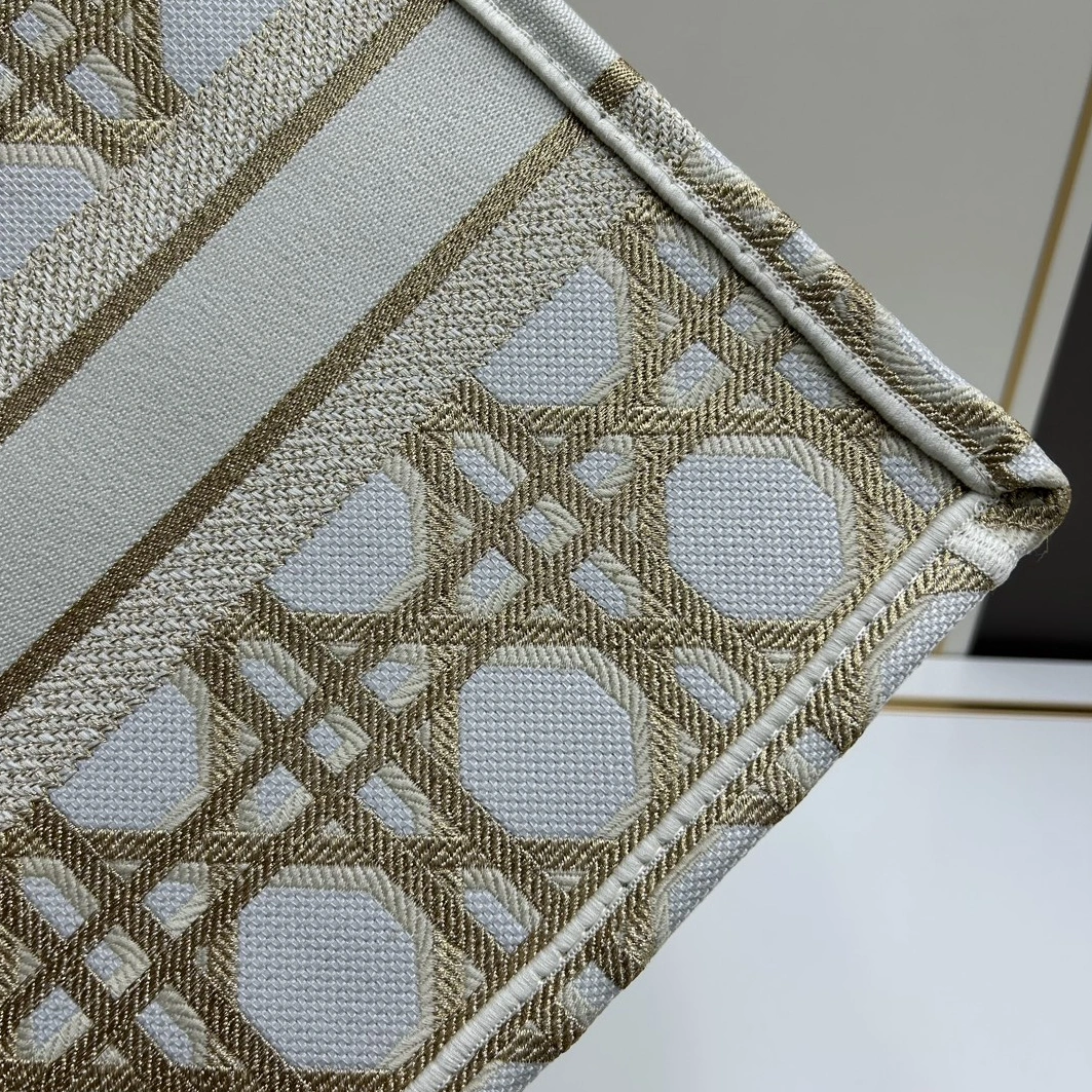 Soft 5403 Christian Dior AAA Quality Tote-Handbags For Women - Image 6