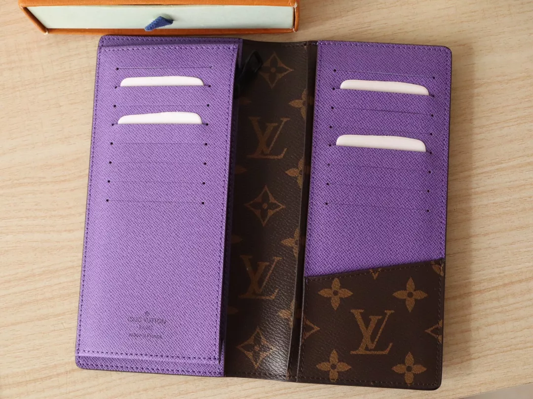 Soft 8302 Louis Vuitton AAA Quality Card Case - Image 4