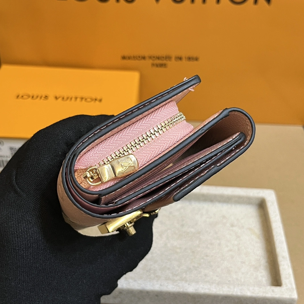 Soft 9042 Louis Vuitton LV Card Case For Women - Image 6