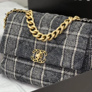 Sophisticated 214 Chanel AAA Quality Messenger Bags For Women