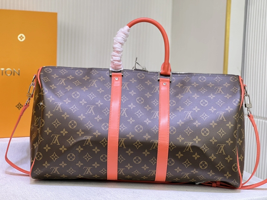 Sophisticated 8214 Louis Vuitton Travel Bags - Image 4
