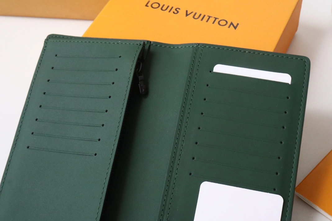 SportInspired 4327 Louis Vuitton AAA Quality Card Case - Image 5