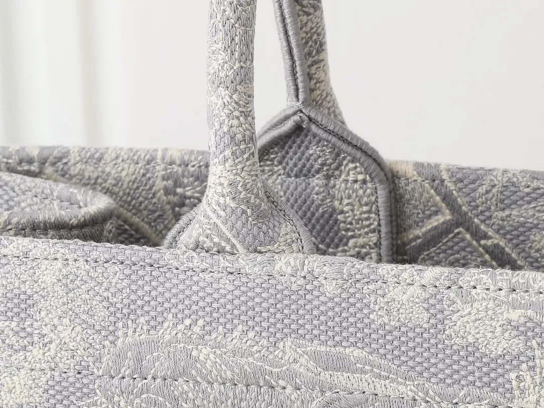 SportInspired 7333 Christian Dior AAA Quality Tote-Handbags For Women - Image 6