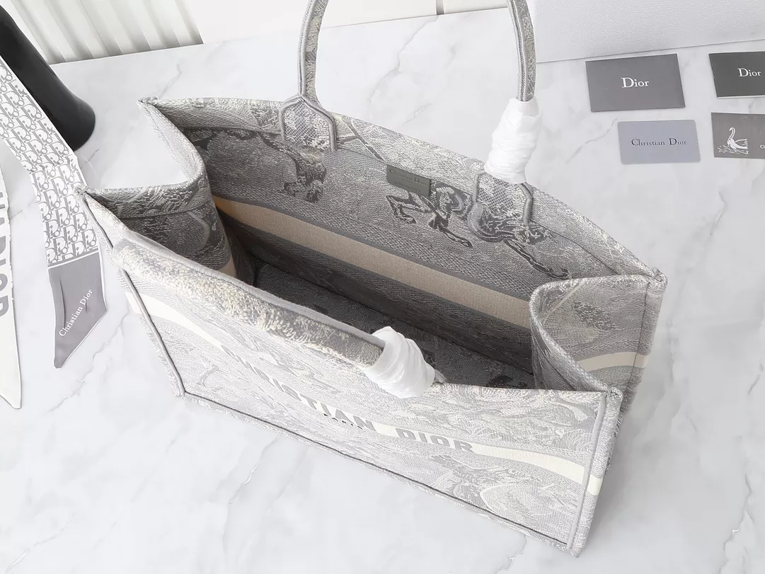 SportInspired 7333 Christian Dior AAA Quality Tote-Handbags For Women - Image 8