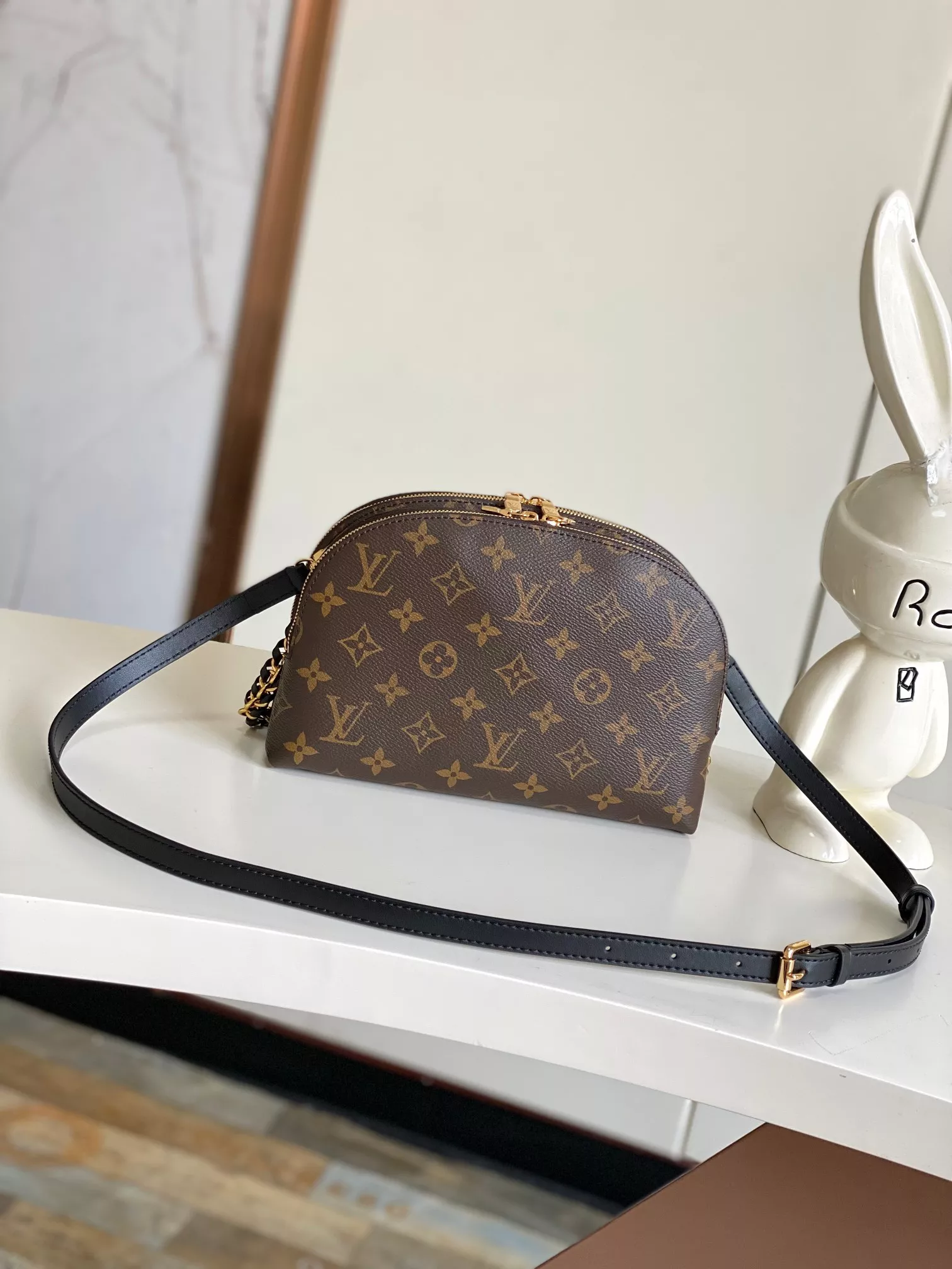 StreetReady 3126 Louis Vuitton AAA Quality Messenger Bags For Women - Image 3