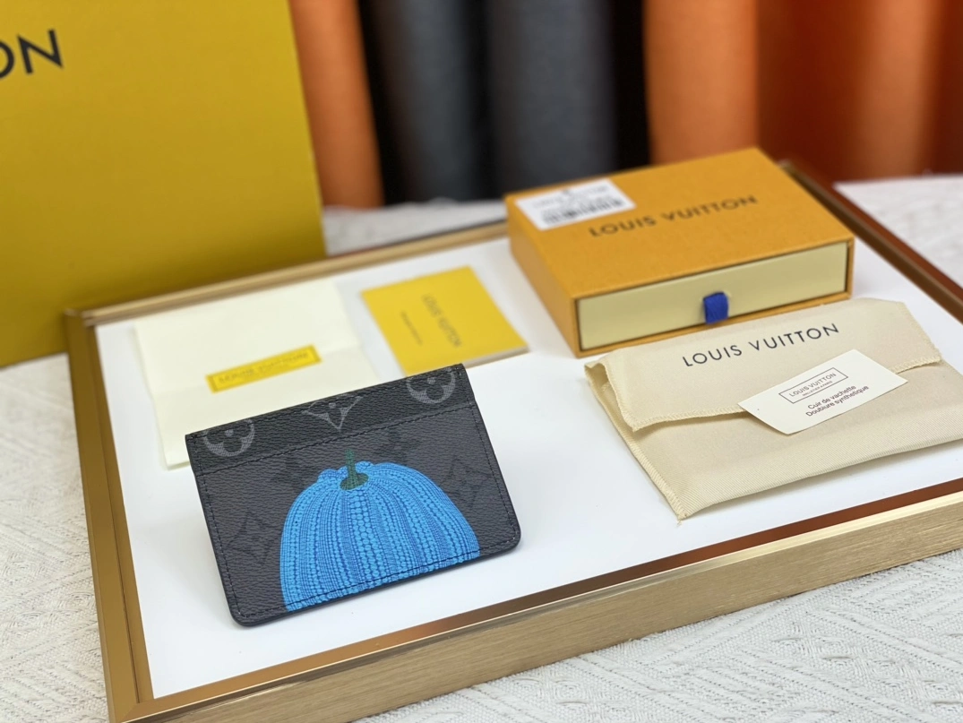 StreetReady 6388 Louis Vuitton LV Card Case - Image 3