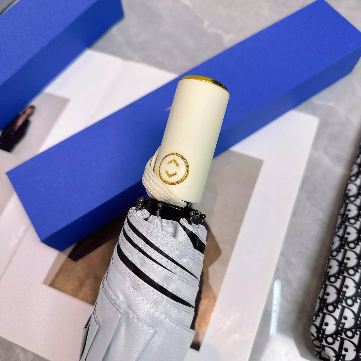 StreetReady 7875 Christian Dior Umbrellas - Image 3