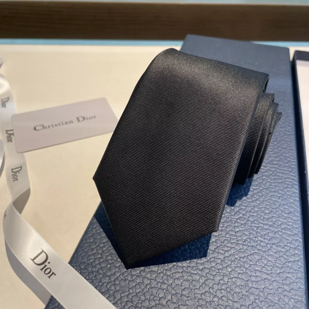 StreetReady 8590 Christian Dior Necktie - Image 3