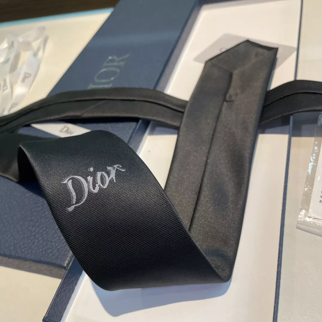 StreetReady 8590 Christian Dior Necktie - Image 6