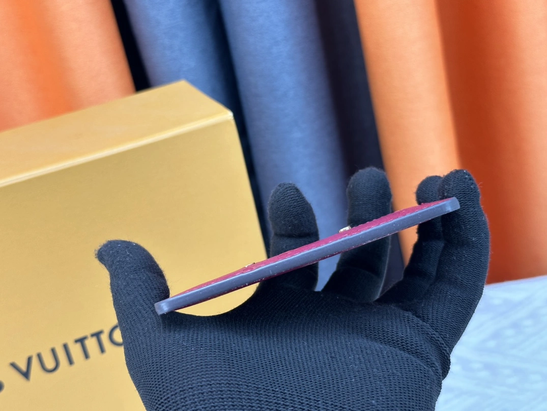 Stylish 1132 Louis Vuitton LV Card Case For Women - Image 4