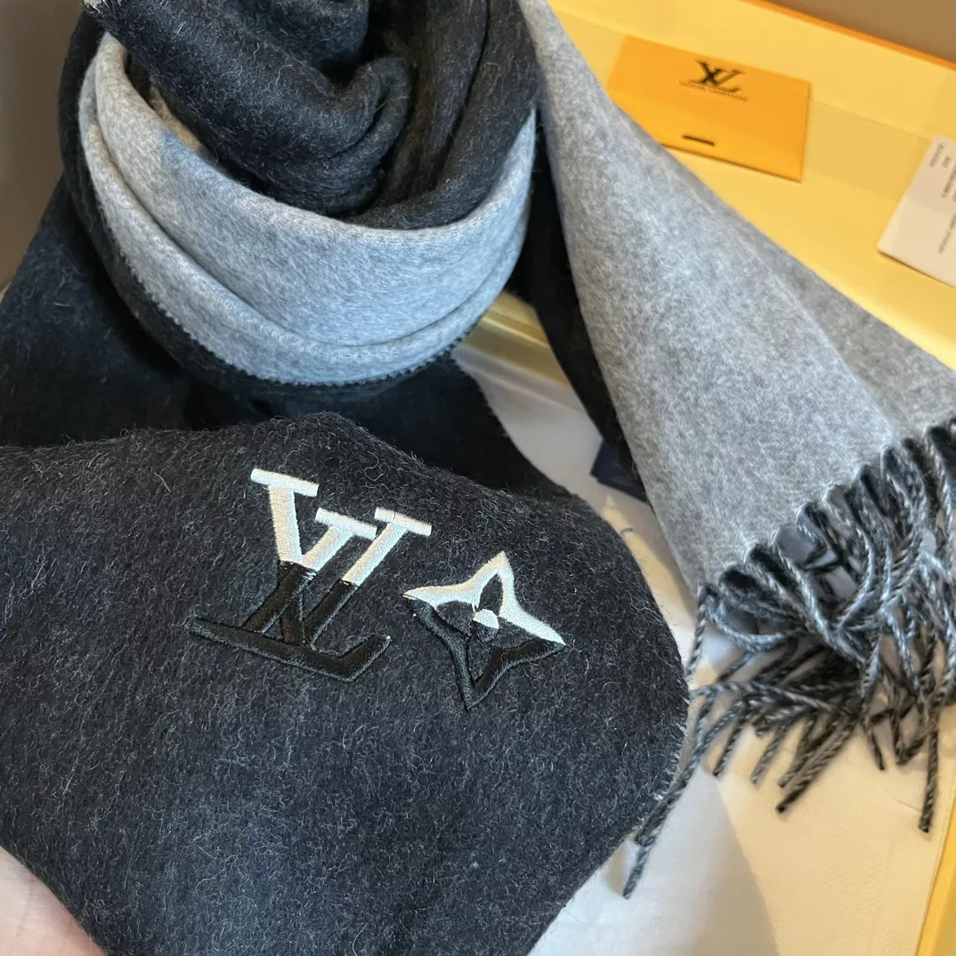 Stylish 1750 Louis Vuitton Scarf For Unisex - Image 5