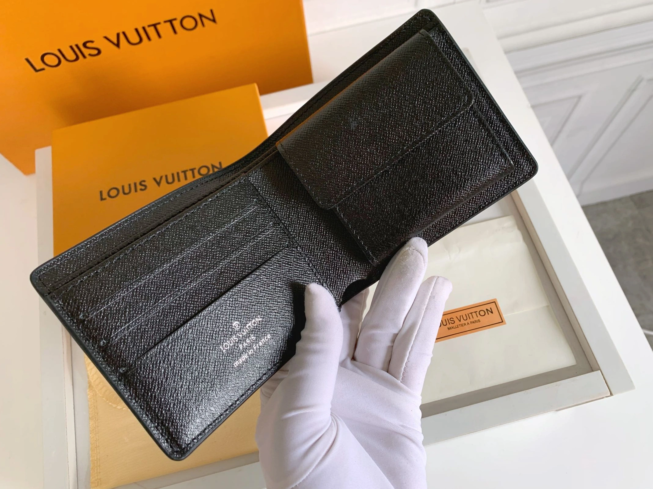 Stylish 7318 Louis Vuitton LV Wallets For Unisex - Image 4