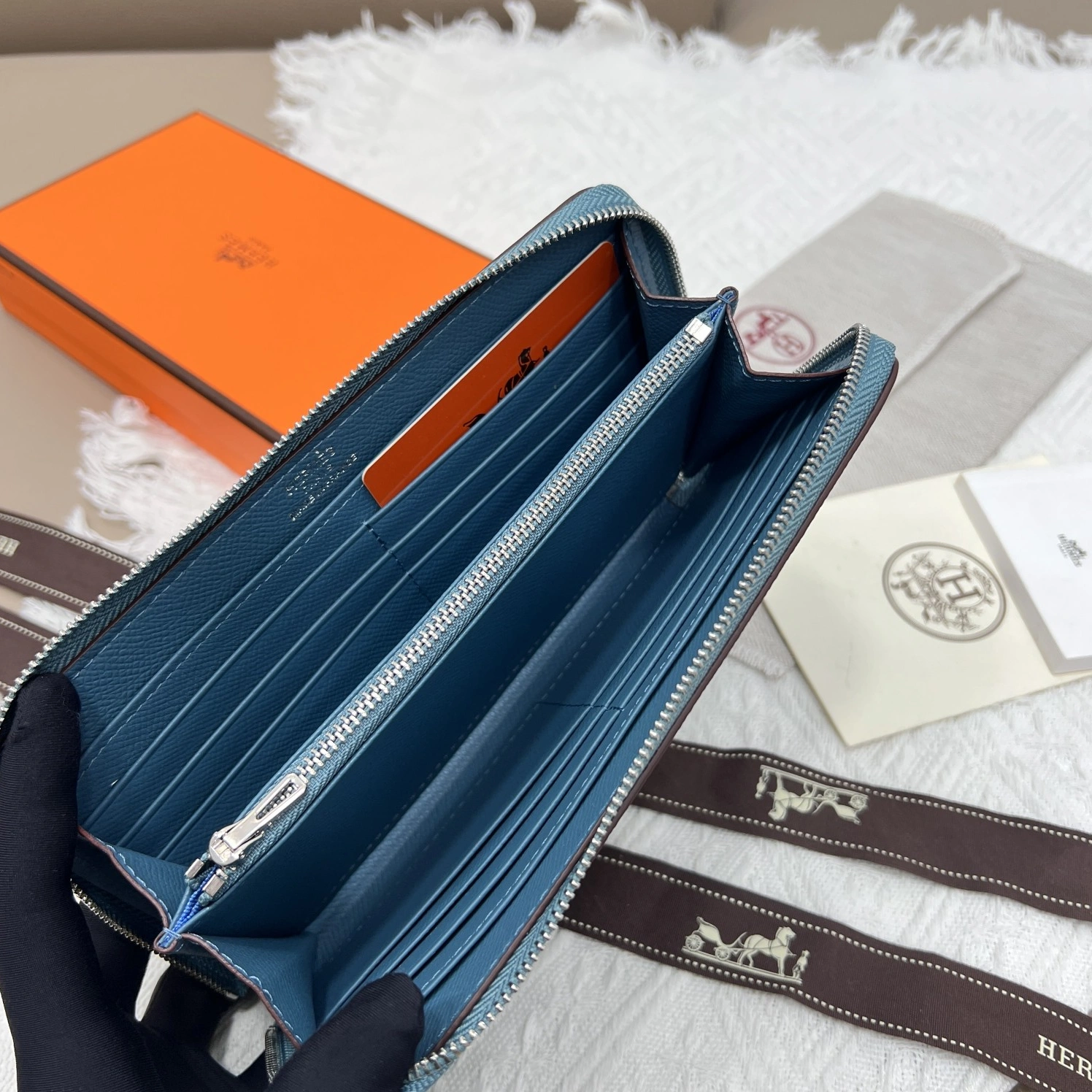 Stylish 7938 Hermes AAA Quality Wallets - Image 3