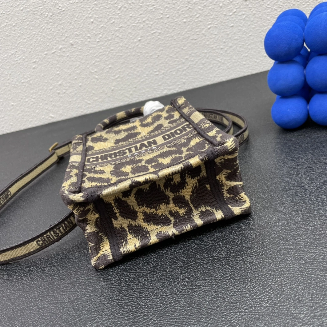 Timeless 1504 Christian Dior AAA Quality Handbags For Women - Image 6