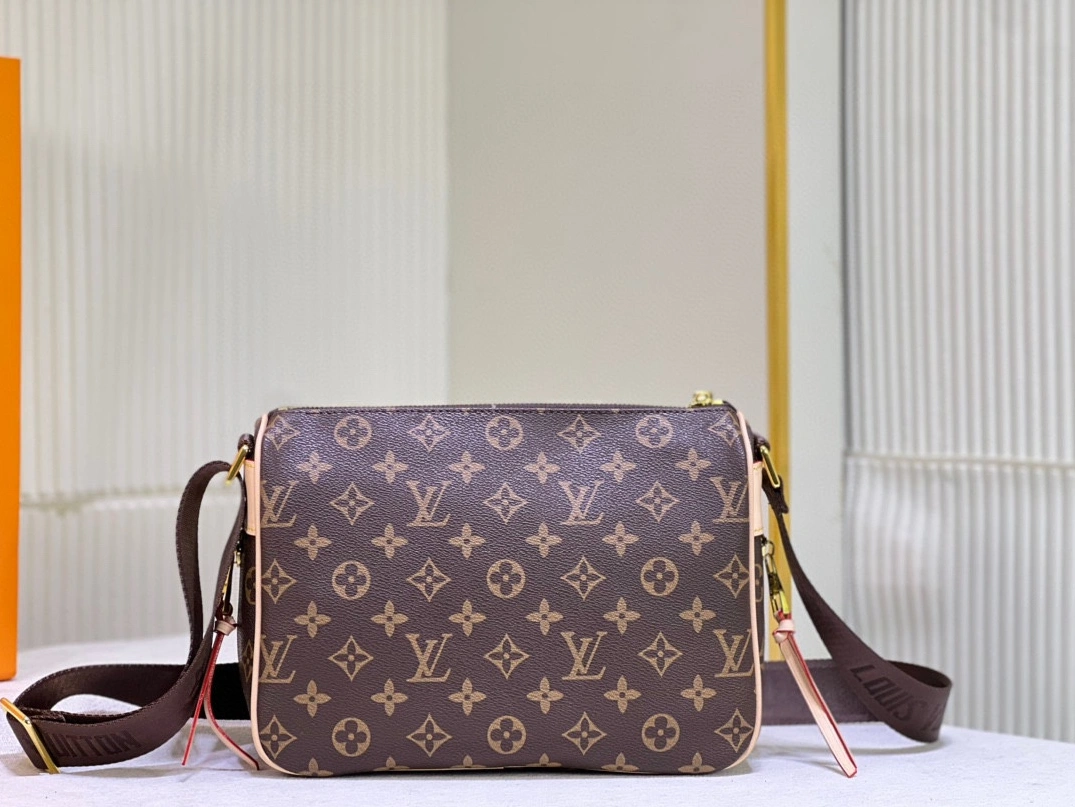 Timeless 1957 Louis Vuitton AAA Quality Messenger Bags For Women - Image 6