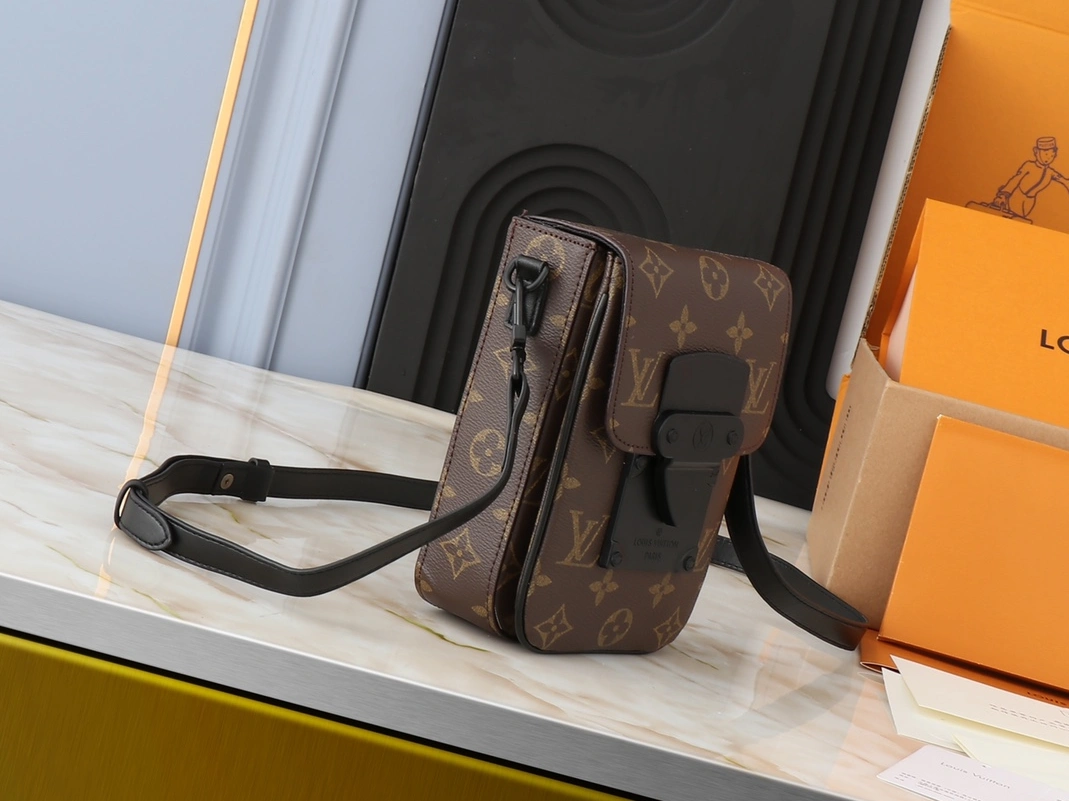 Timeless 5552 Louis Vuitton AAA Quality Messenger Bags For Unisex - Image 4