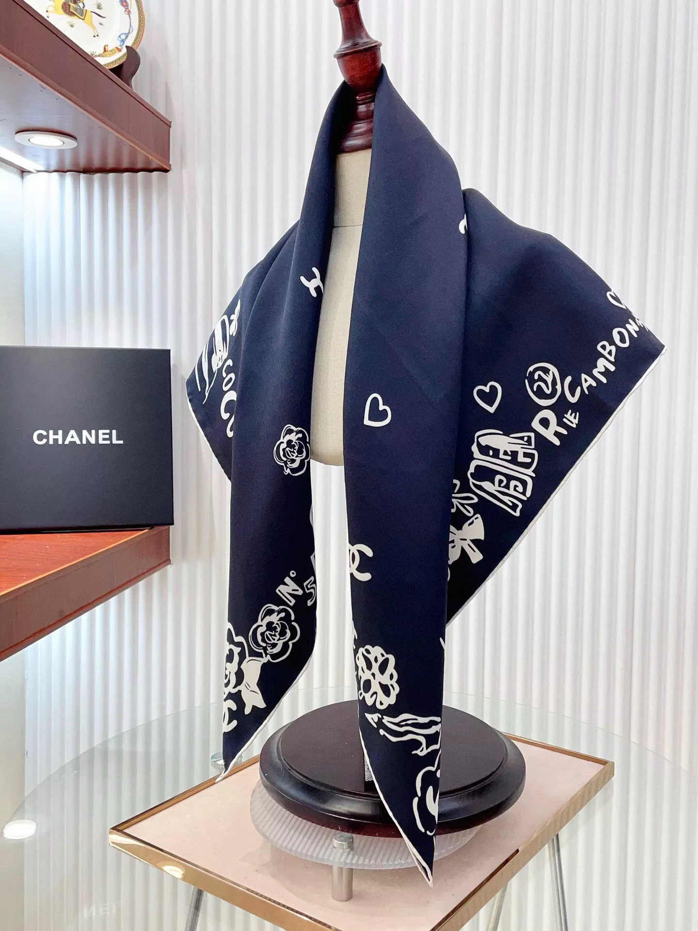 Timeless 6195 Chanel Silk Squares - Image 7