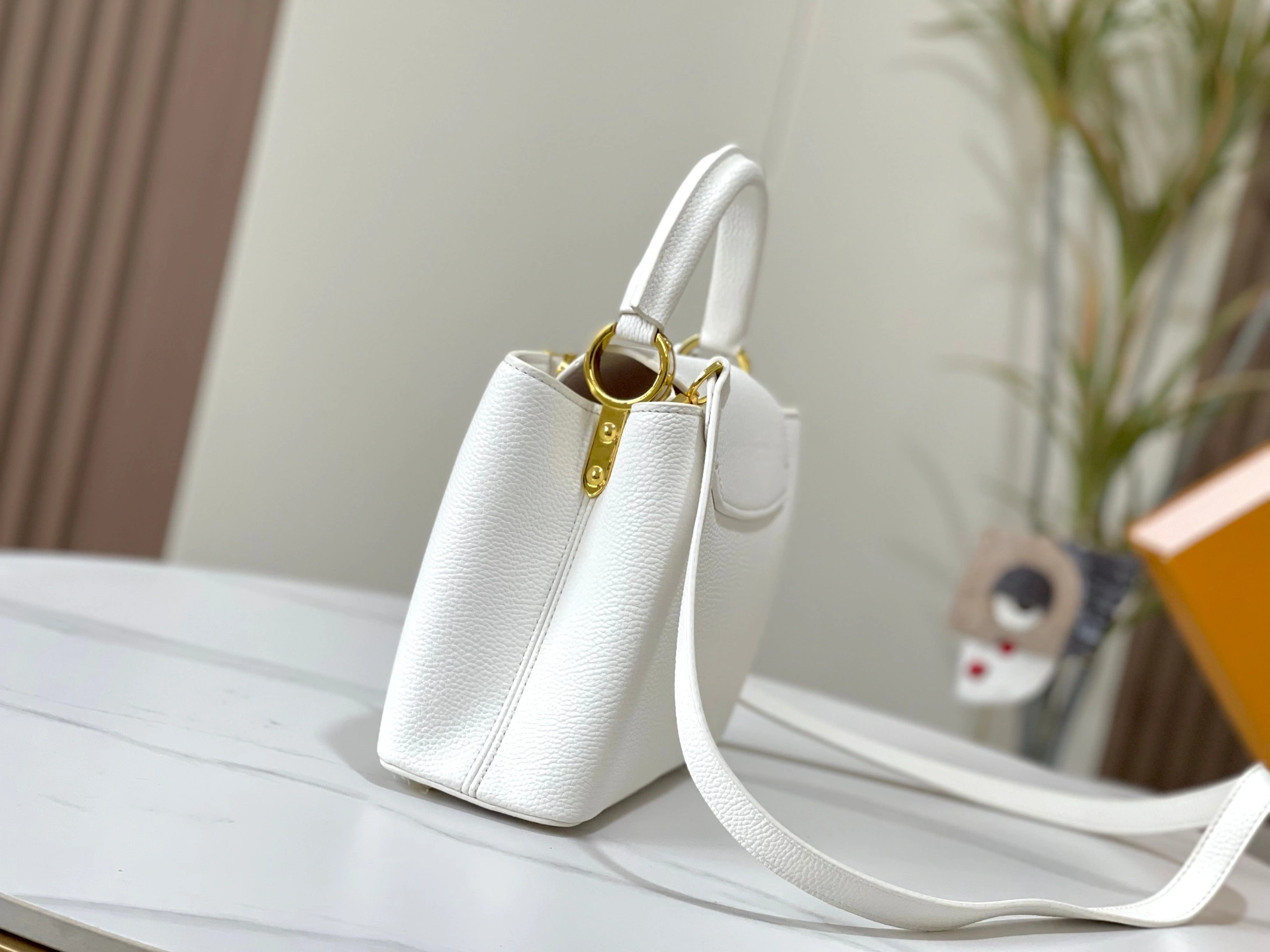 Timeless 9348 Louis Vuitton AAA Quality Messenger Bags For Women