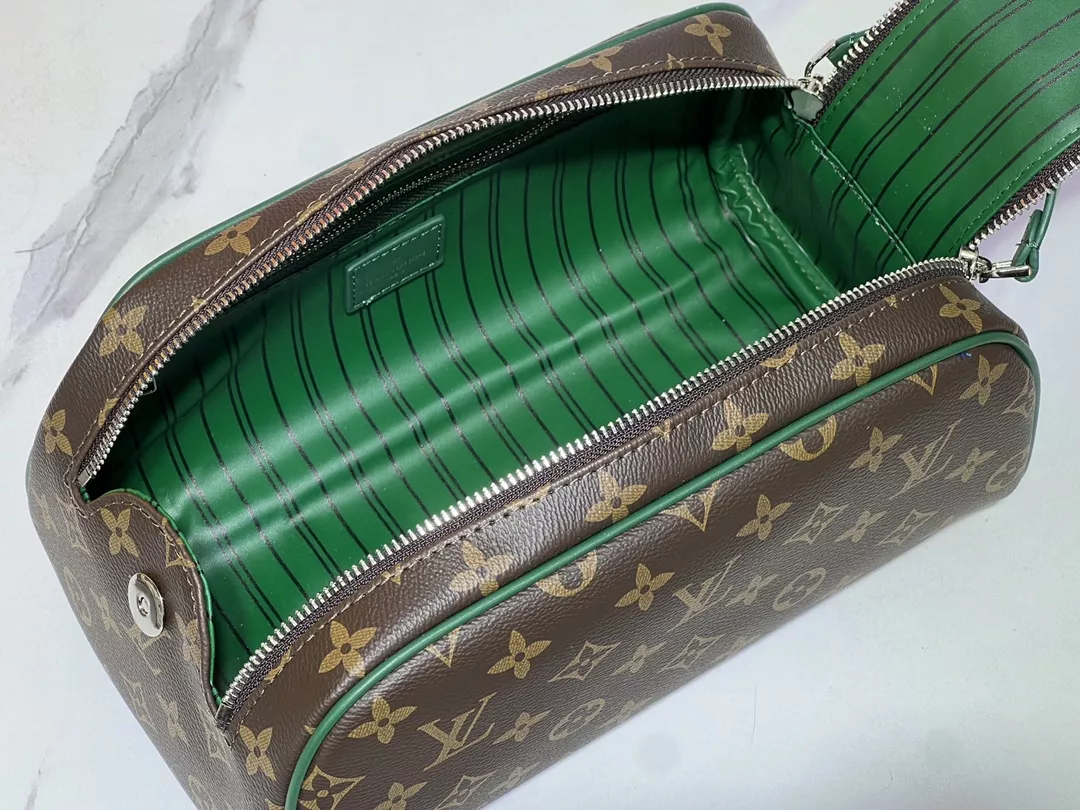 Trendsetting 5307 Louis Vuitton AAA Quality Handbags For Women - Image 6