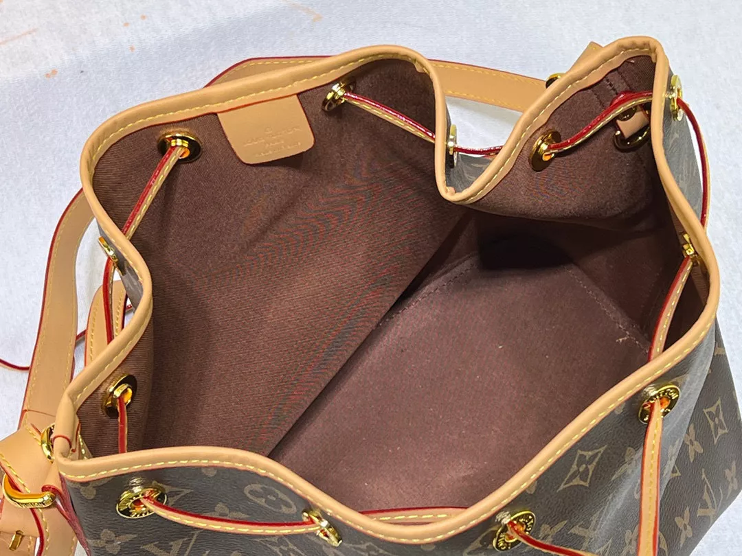 Trendsetting 7580 Louis Vuitton AAA Quality Messenger Bags For Women - Image 7