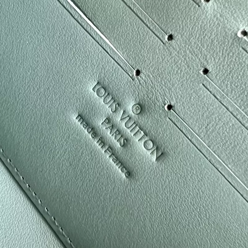 Trendy 2092 Louis Vuitton AAA Quality Card Case - Image 6