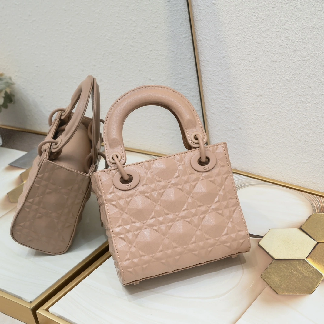 Trendy 8864 Christian Dior AAA Quality Handbags For Women - Image 4