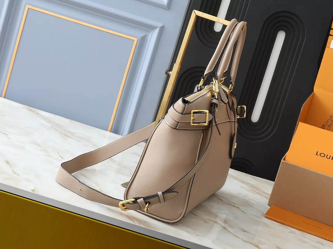 Unique 1008 Louis Vuitton AAA Quality Handbags For Women