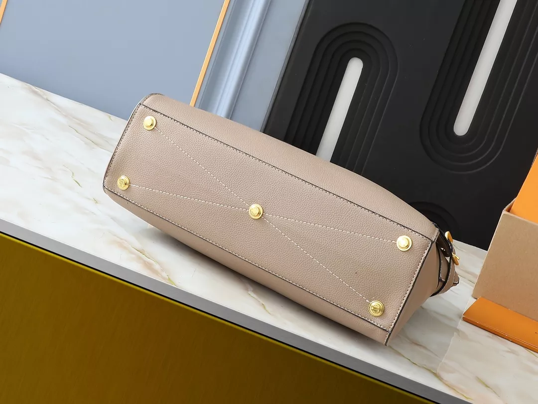 Unique 1008 Louis Vuitton AAA Quality Handbags For Women - Image 4