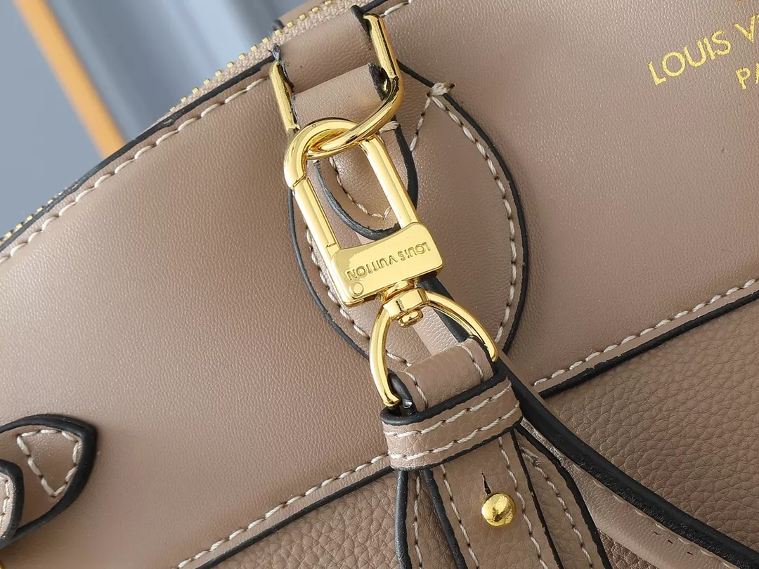 Unique 1008 Louis Vuitton AAA Quality Handbags For Women - Image 6