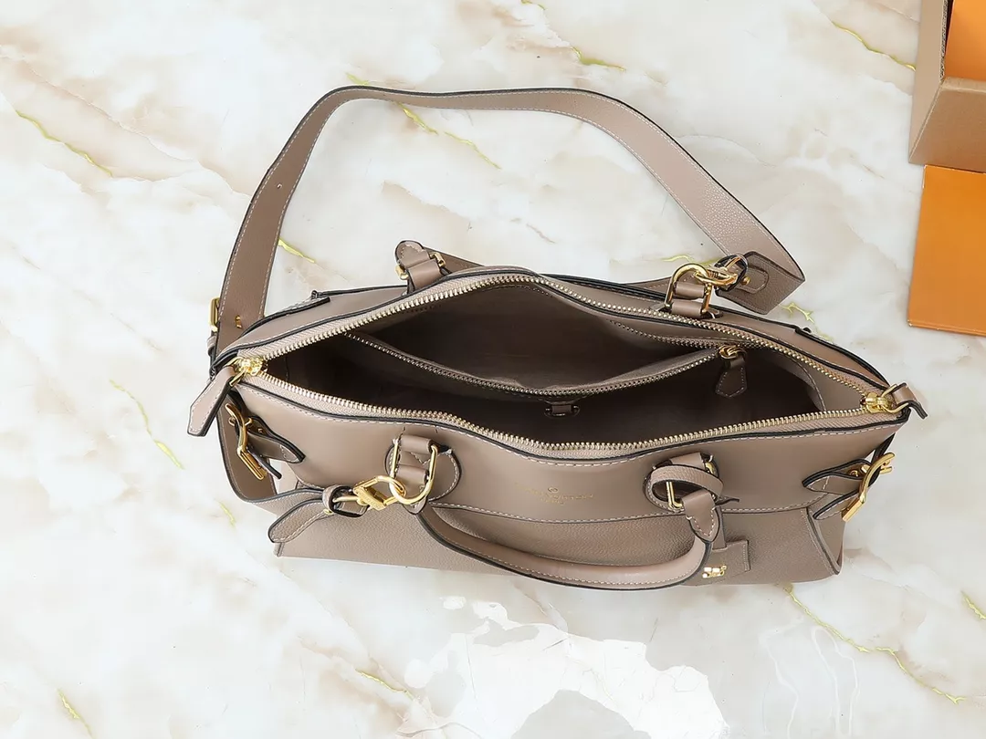 Unique 1008 Louis Vuitton AAA Quality Handbags For Women - Image 8