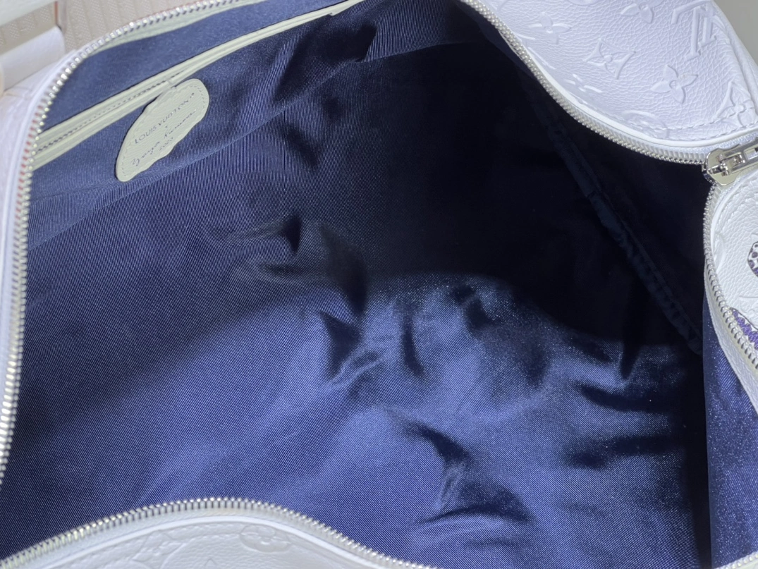 Unique 5030 Louis Vuitton Travel Bags - Image 7