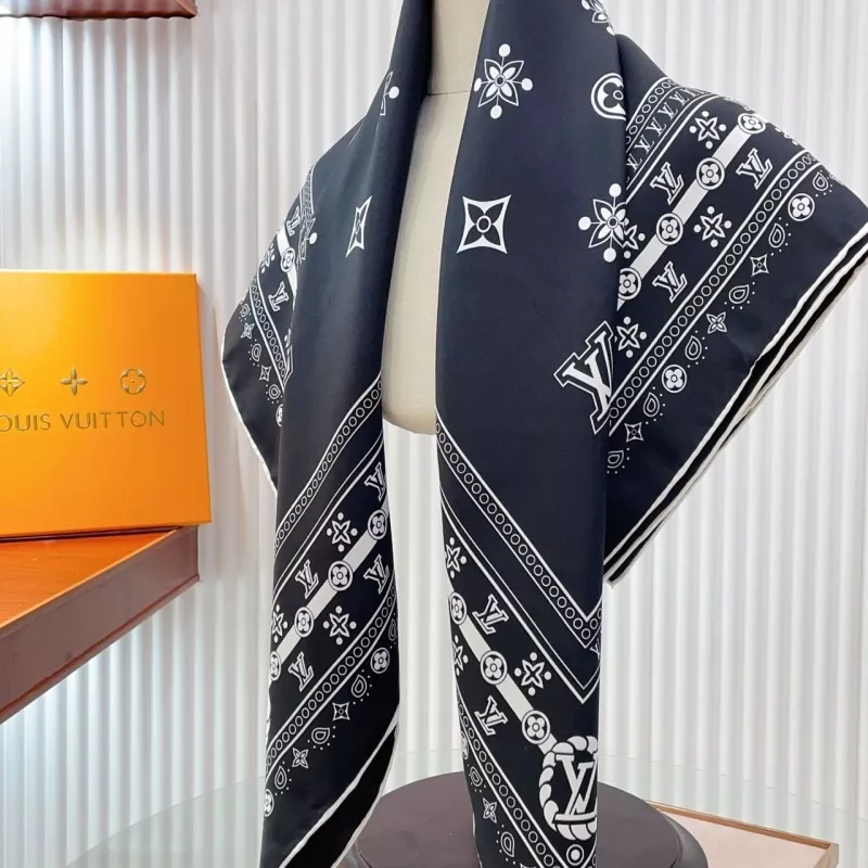 Unique 8497 Louis Vuitton Silk Squares - Image 6