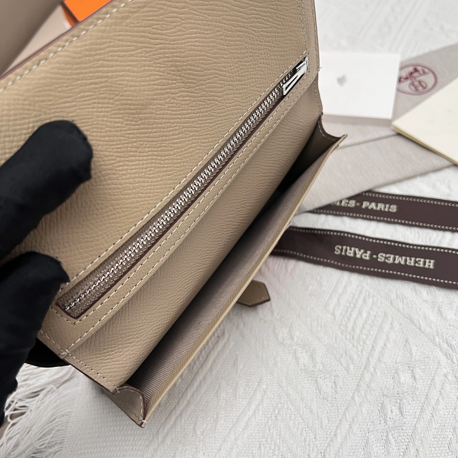 UrbanStyle 6398 Hermes AAA Quality Wallets - Image 3