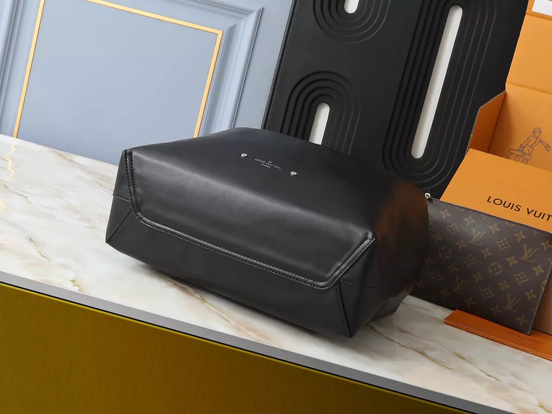 UrbanStyle 8345 Louis Vuitton AAA Quality Handbags For Women - Image 4