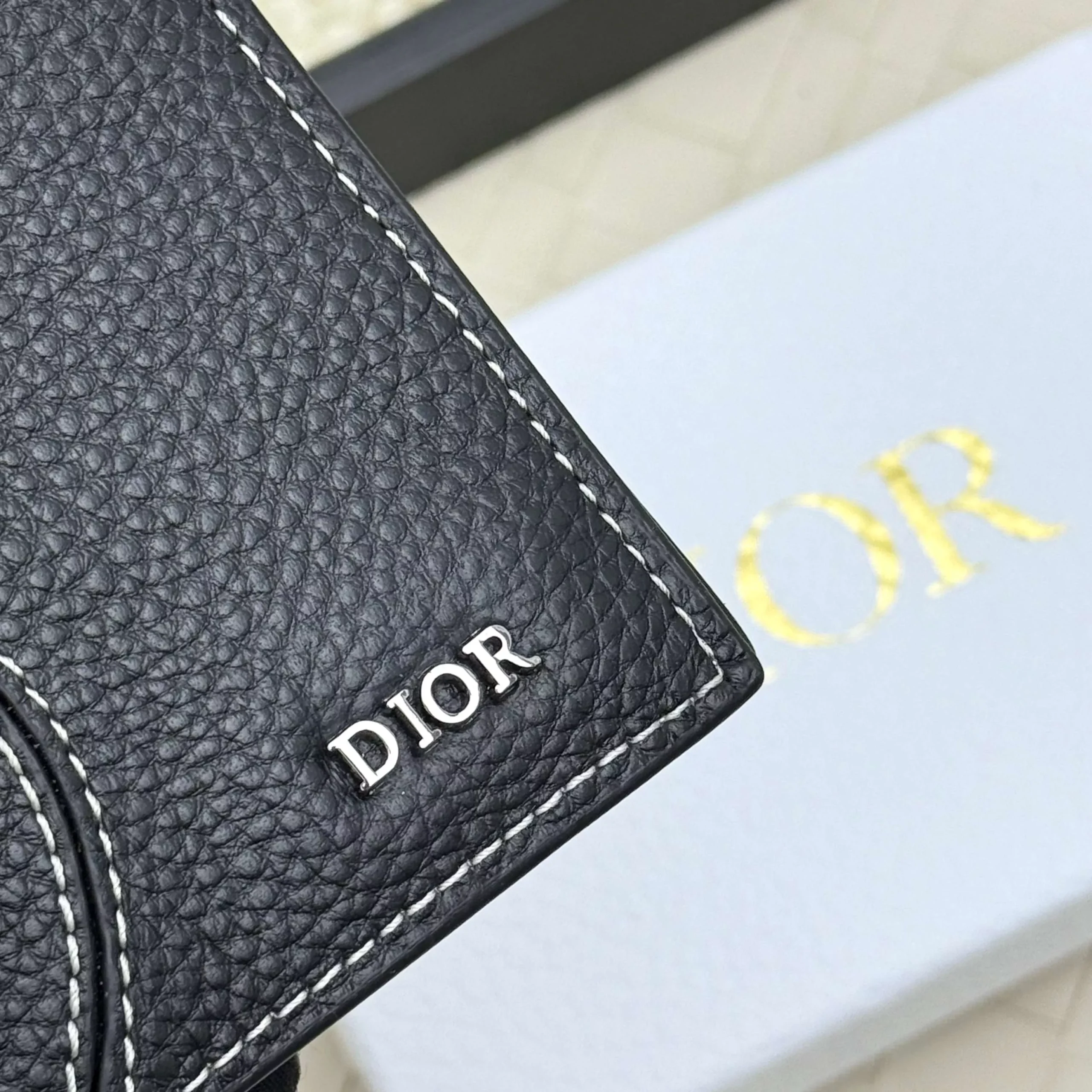 UrbanStyle 864 Christian Dior Card Case - Image 4