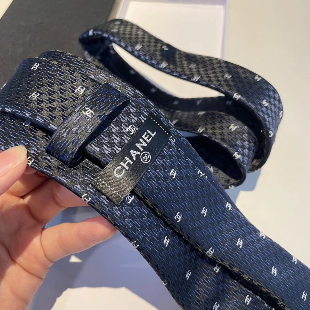 UrbanStyle 9835 Chanel Necktie For Men - Image 5