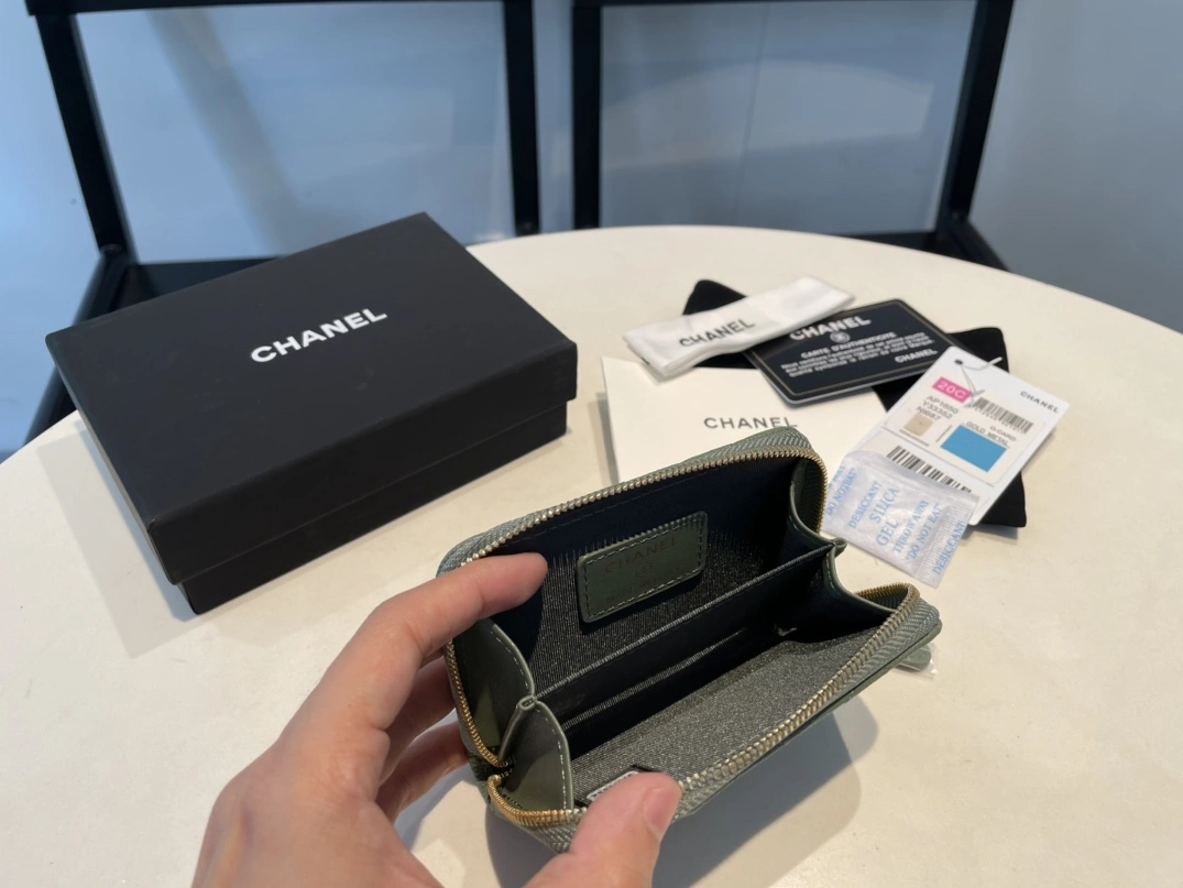 Versatile 1424 Chanel AAA Quality Card Case For Women - Image 6