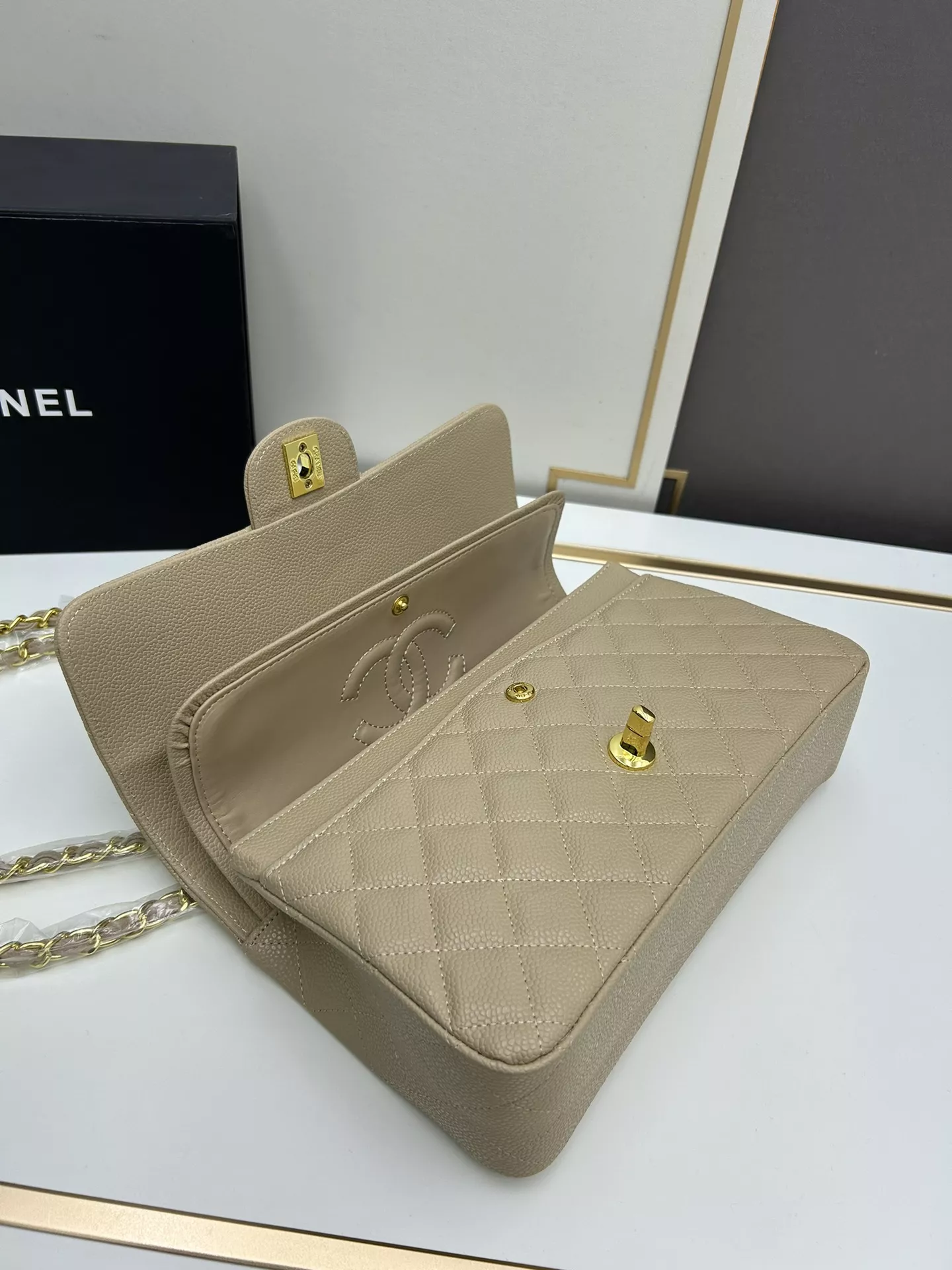Versatile 4063 Chanel AAA Quality Shoulder Bags For Women - Image 7