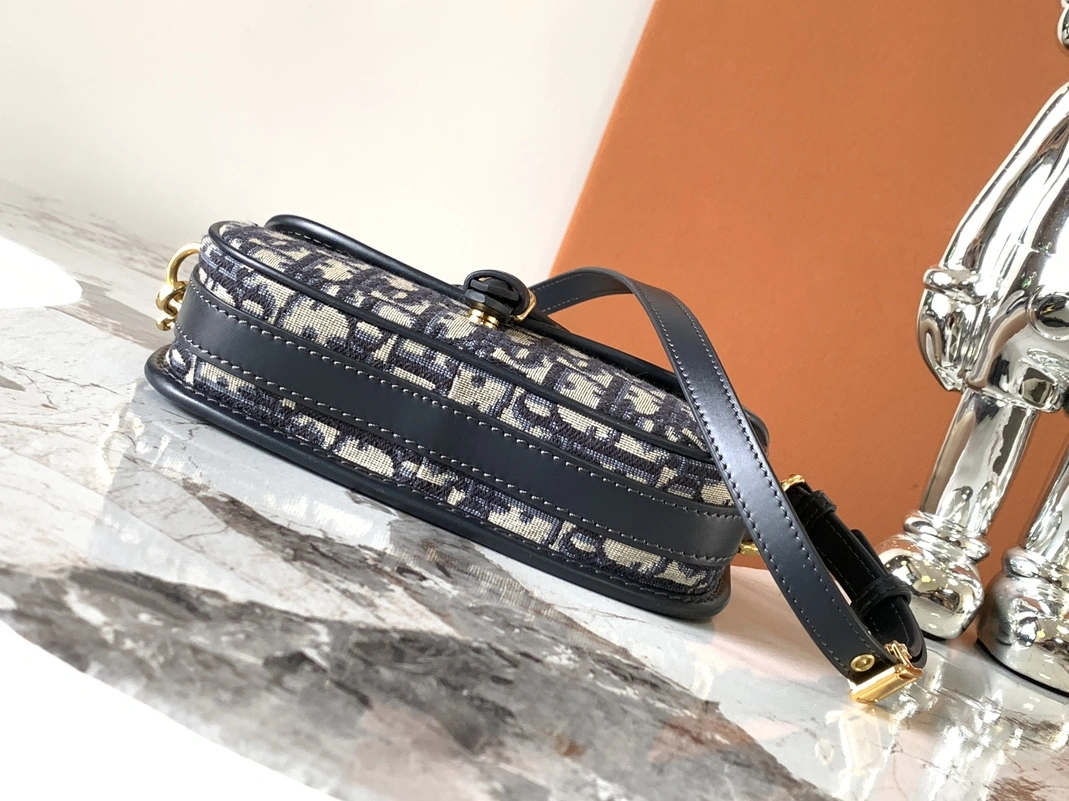 Versatile 9084 Christian Dior AAA Quality Messenger Bags For Women - Image 3