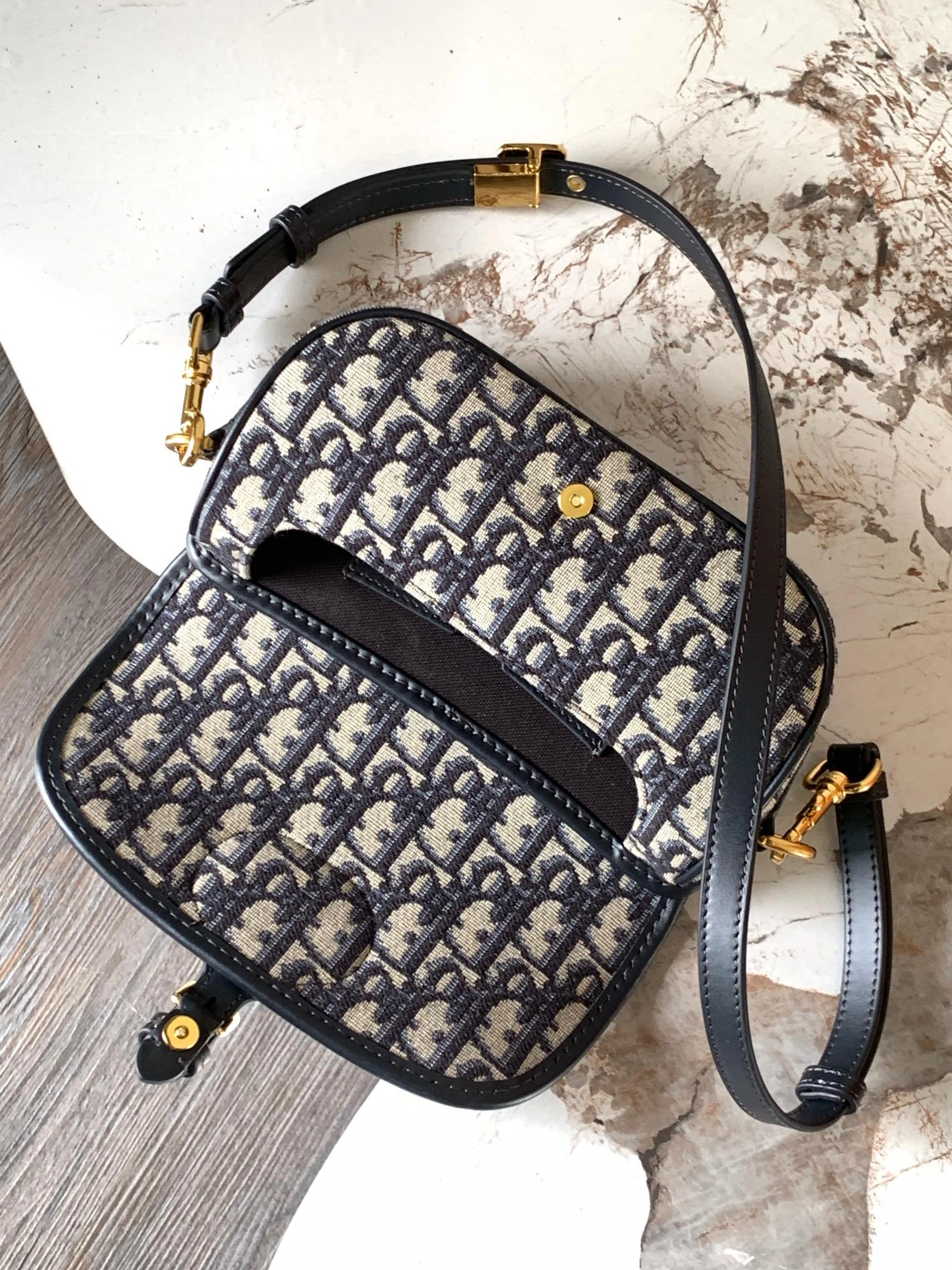 Versatile 9084 Christian Dior AAA Quality Messenger Bags For Women - Image 6